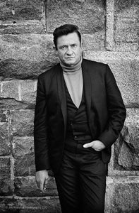 JOHNNY CASH OUTSIDE FOLSOM PRISON 1968 - Studio CT
