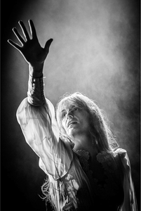 FLORENCE WELCH - Vertical - Studio CT
